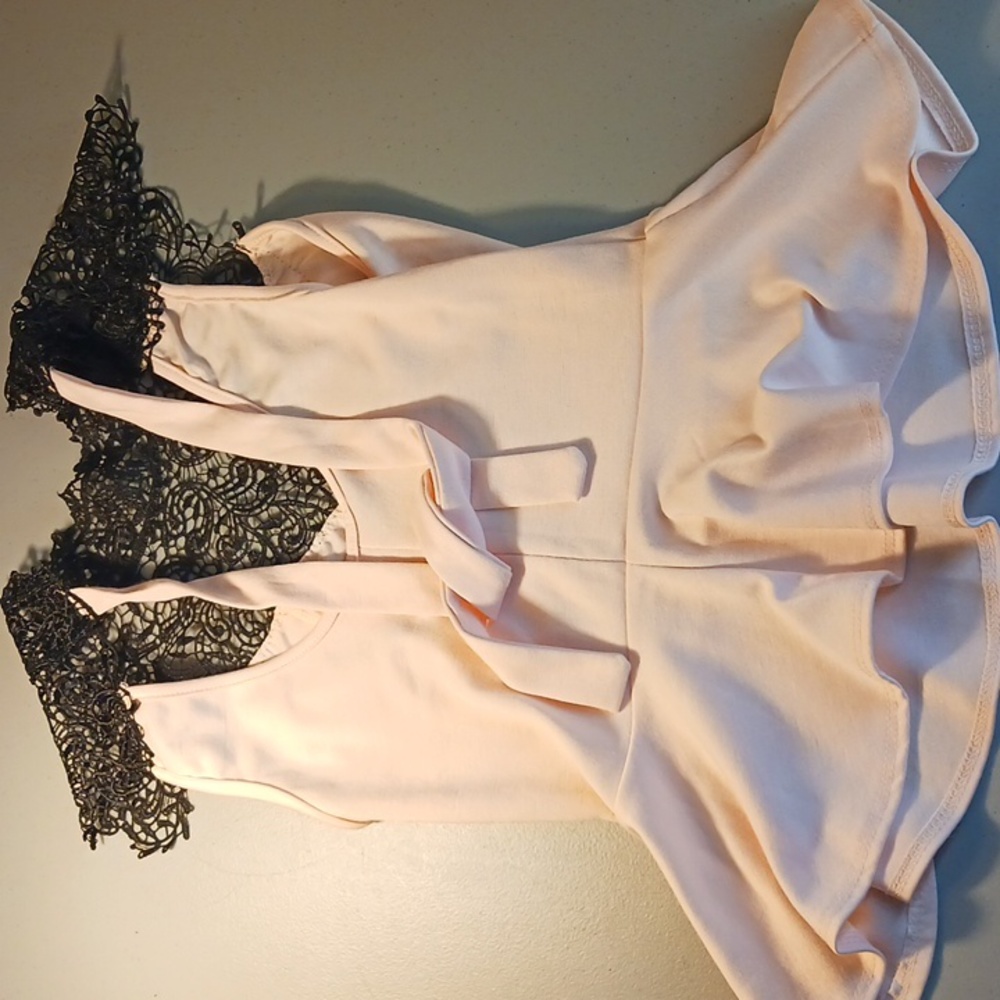 Charlotte Russe Pink Decorative Woman's Top Size XS #eshopchicago - Picture 5 of 6